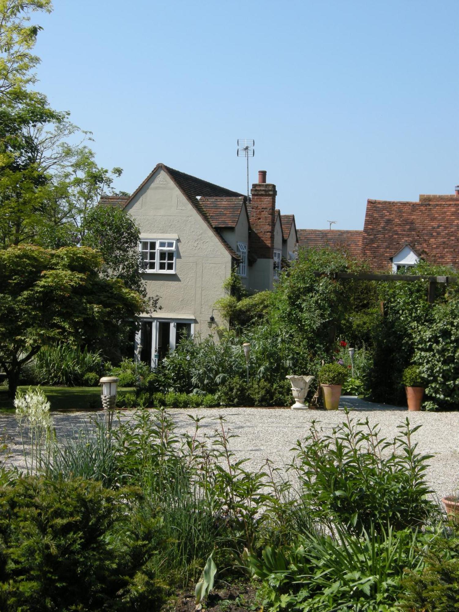 Motts Bed & Breakfast Great Dunmow Eksteriør bilde
