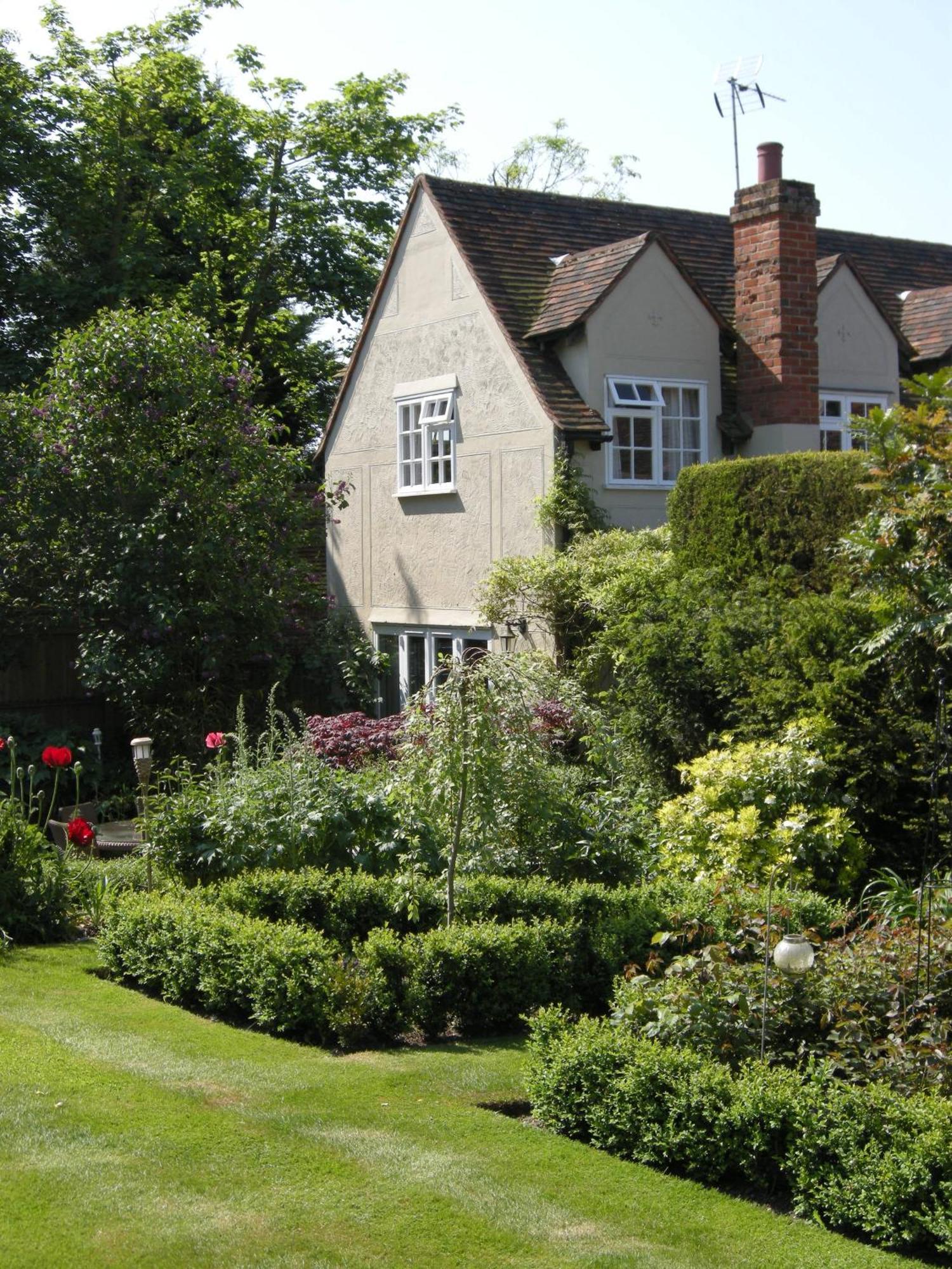 Motts Bed & Breakfast Great Dunmow Eksteriør bilde